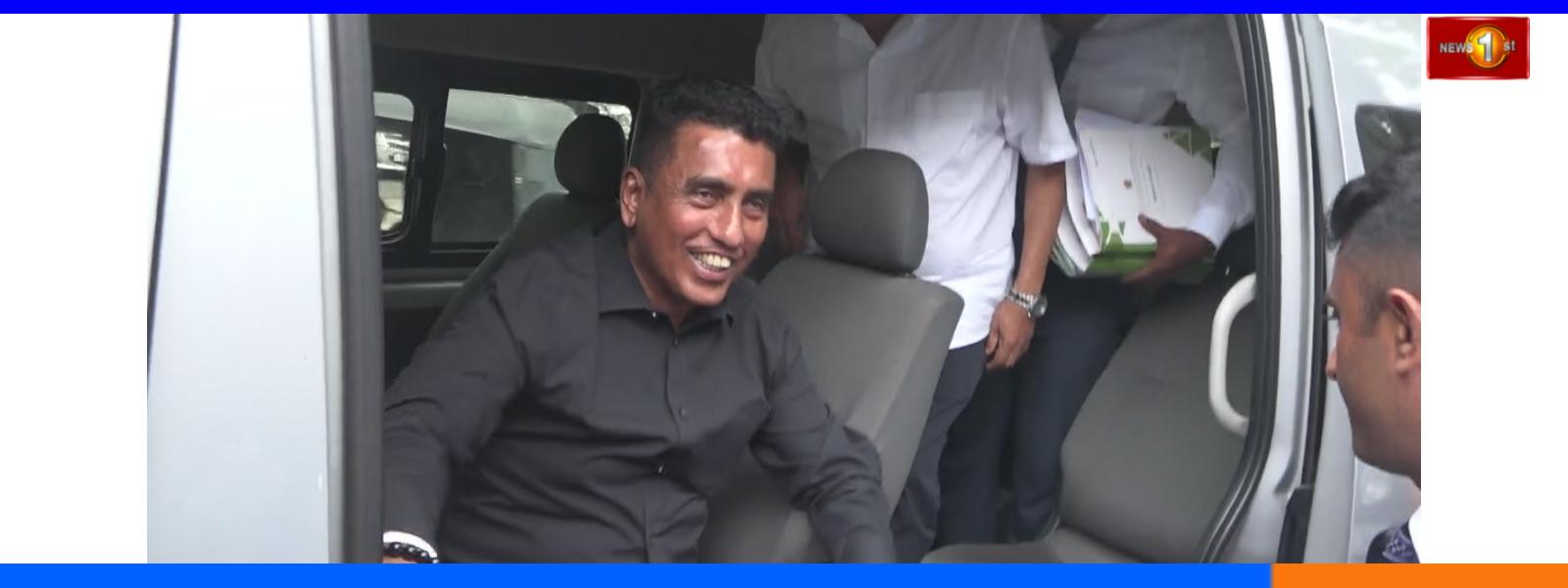 ජොන්ස්ටන් ප්‍රනාන්දුට ඇප